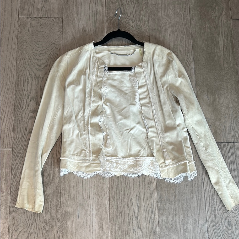 Elie Tahari Cream Blazer with Lace Trim and Long Sleeves